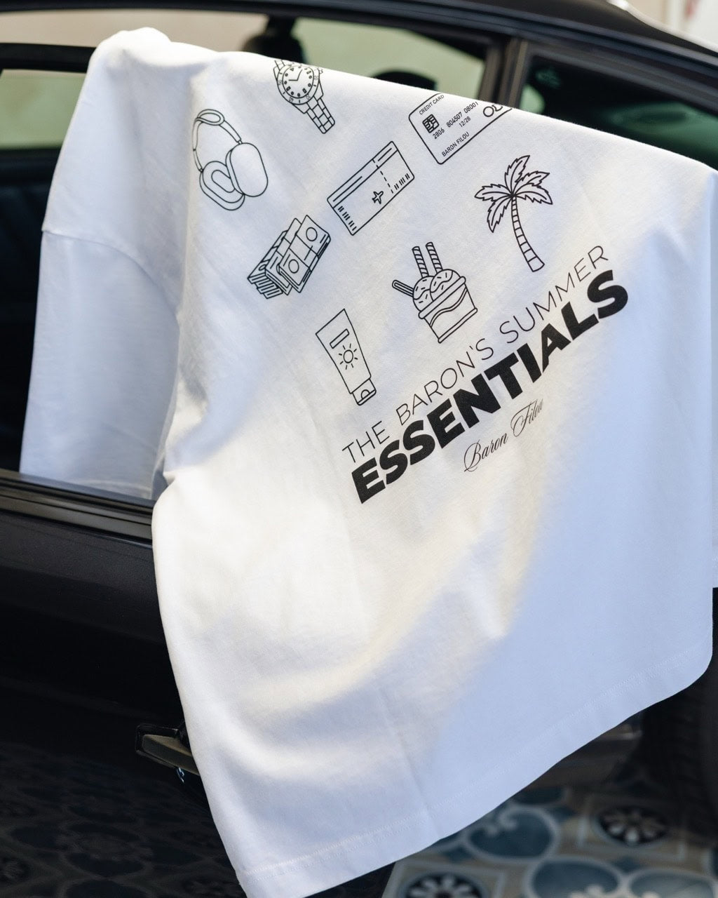 OVERSIZED BACKPRINT T-SHIRT SUMMER ESSENTIALS